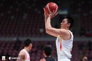 媒体人：胡明轩在最重要决赛救赎自己 希望保持下去 一切都有可能